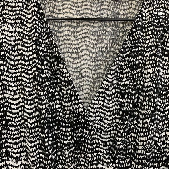 APT 9 Dress Women’s XS Black White Print Short cuffed Sleeve Faux Wrap Medium. - Picture 3 of 15
